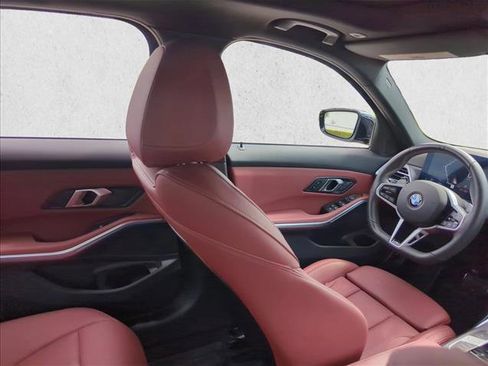 Used 2025 BMW 330i Sedan w/ M Sport Package image 20