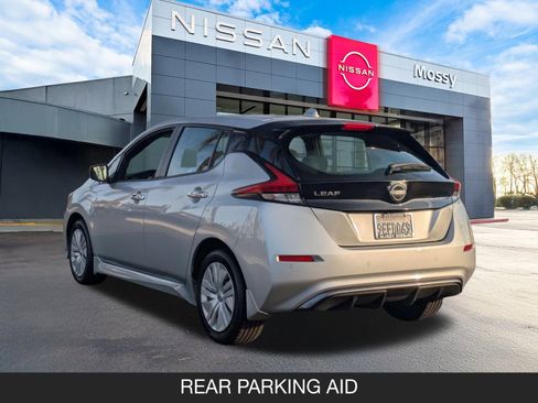 Used 2023 Nissan Leaf S image 7