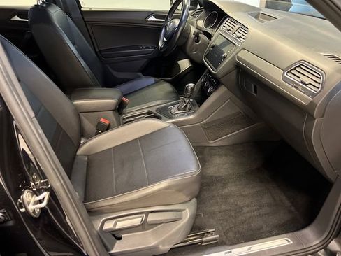 Used 2021 Volkswagen Tiguan SE R-Line FWD image 10