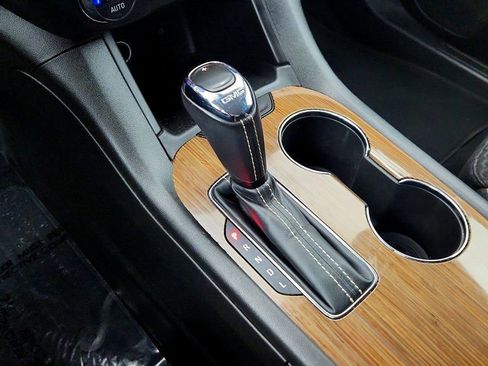 Used 2019 GMC Acadia SLE w/ LPO, Floor Liner Package image 16