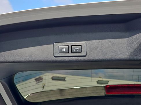 Used 2022 Subaru Ascent Limited w/ Technology Package image 15