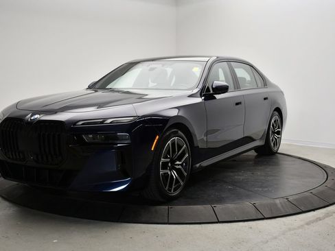 Used 2023 BMW 760i xDrive AWD/4WD image 1