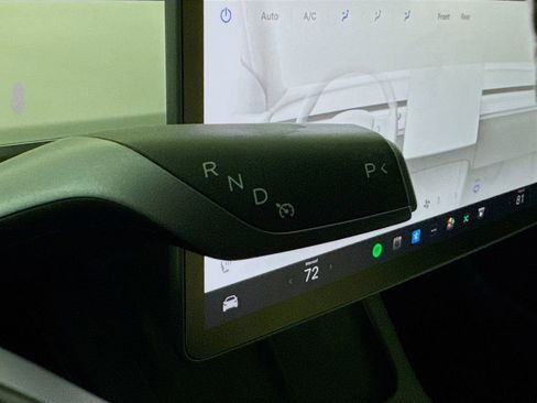 Used 2021 Tesla Model 3 Standard Range Plus image 17