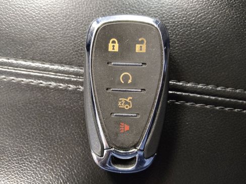 Used 2022 Chevrolet Malibu LT FWD image 32