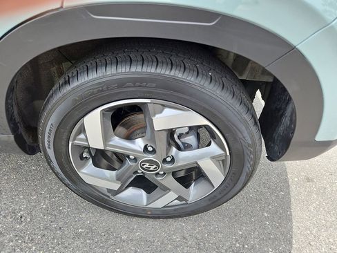 Used 2025 Hyundai Venue SEL FWD image 31
