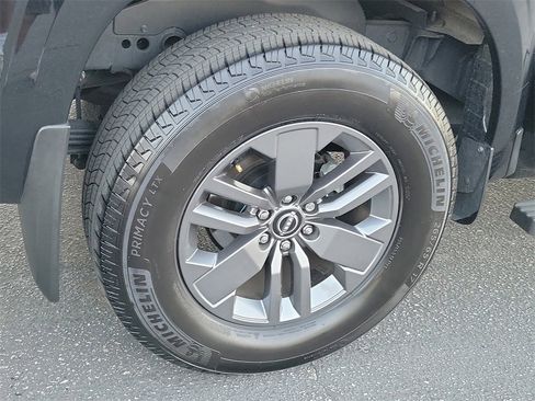 Used 2025 Nissan Frontier SV w/ SV Convenience Package image 26