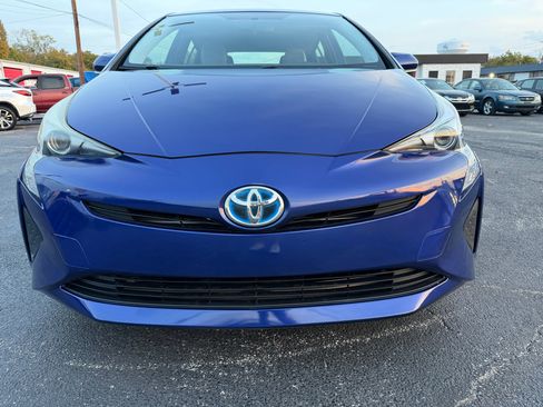 Used 2016 Toyota Prius Two image 2