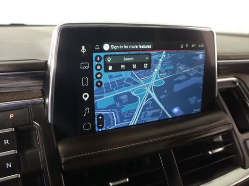 Used 2023 GMC Yukon SLT w/ SLT Premium Package image 7