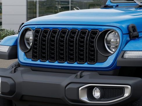 New 2025 Jeep Gladiator Sport w/ Premium Package image 11