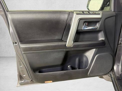 Used 2016 Toyota 4Runner SR5 RWD image 11