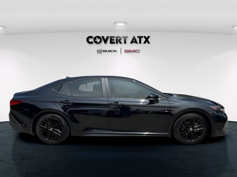 Used 2025 Toyota Camry SE w/ Convenience Package FWD image 8