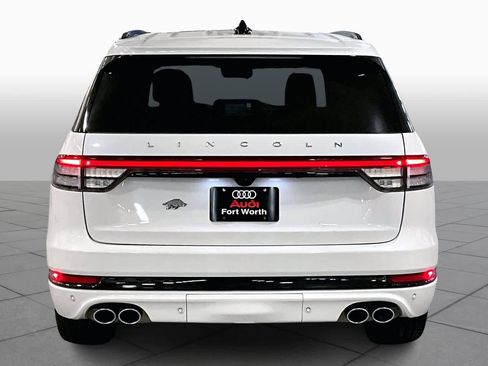 Used 2025 Lincoln Aviator Reserve w/ Jet Appearance Package image 5