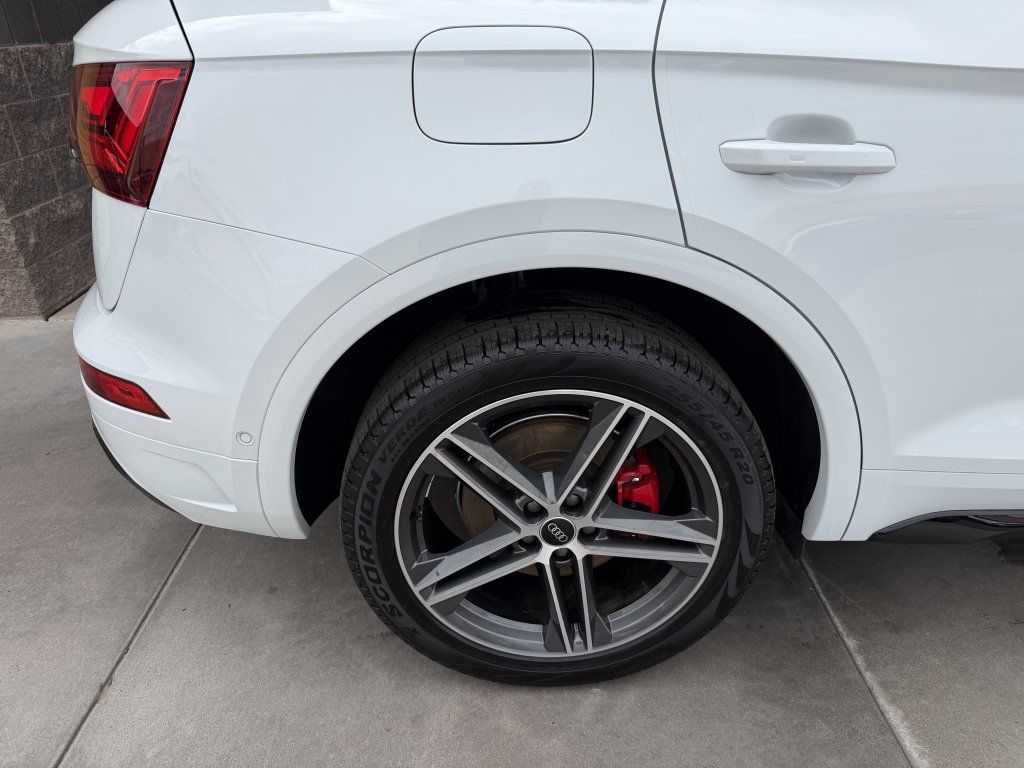 Used 2024 Audi Q5 e Prestige w/ Prestige Package AWD/4WD image 15