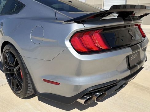 Used 2021 Ford Mustang Shelby GT500 w/ Technology Package RWD image 19