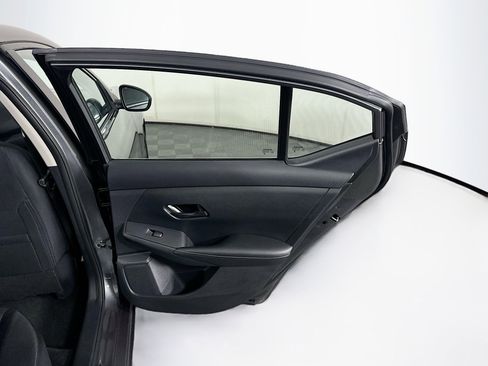 Used 2025 Nissan Sentra SV image 27