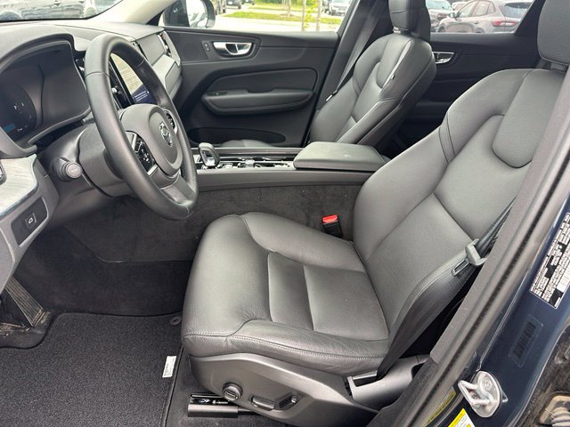 Used 2025 Volvo XC60 B5 Plus AWD/4WD image 19