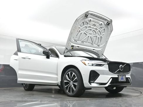 Used 2023 Volvo XC60 B5 Plus w/ Climate Package AWD/4WD image 54