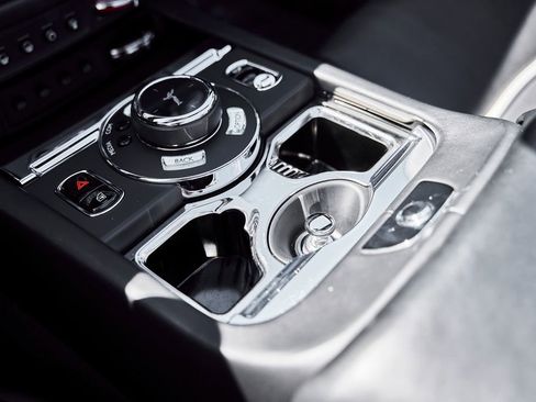 Used 2018 Rolls-Royce Dawn RWD image 59
