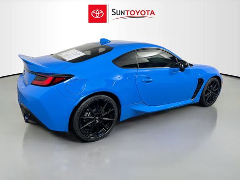 Used 2022 Toyota GR86 Premium image 4