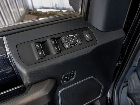 Used 2022 Ford F350 Platinum w/ FX4 Off-Road Package AWD/4WD image 45
