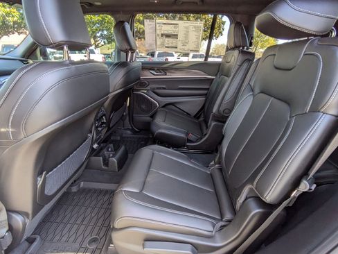 New 2026 Jeep Grand Cherokee L Limited image 15