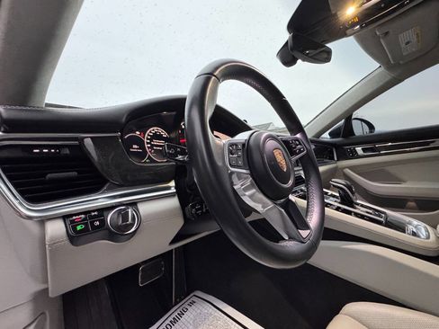 Used 2017 Porsche Panamera Turbo w/ Premium Package Plus image 27