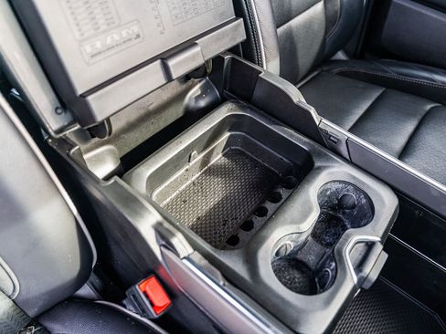 Used 2025 RAM 1500 Laramie image 12