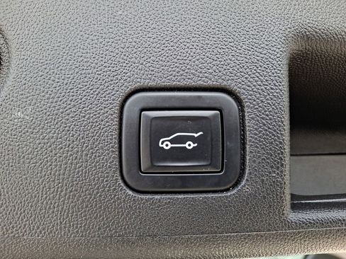 Used 2022 Chevrolet Equinox Premier image 28