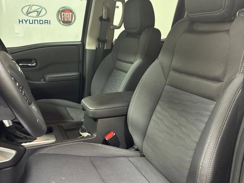 Used 2024 Nissan Frontier SV w/ Hardbody Edition AWD/4WD image 10