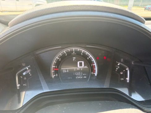 Used 2017 Honda CR-V LX image 3