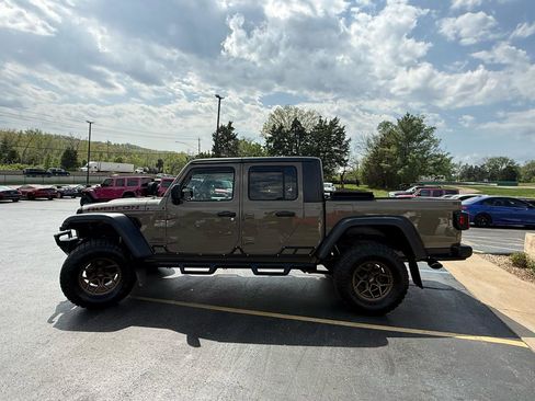 Used 2020 Jeep Gladiator Rubicon w/ Trailer Tow Package AWD/4WD image 6