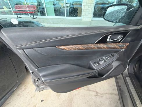 Used 2016 Nissan Maxima 3.5 SV FWD image 17