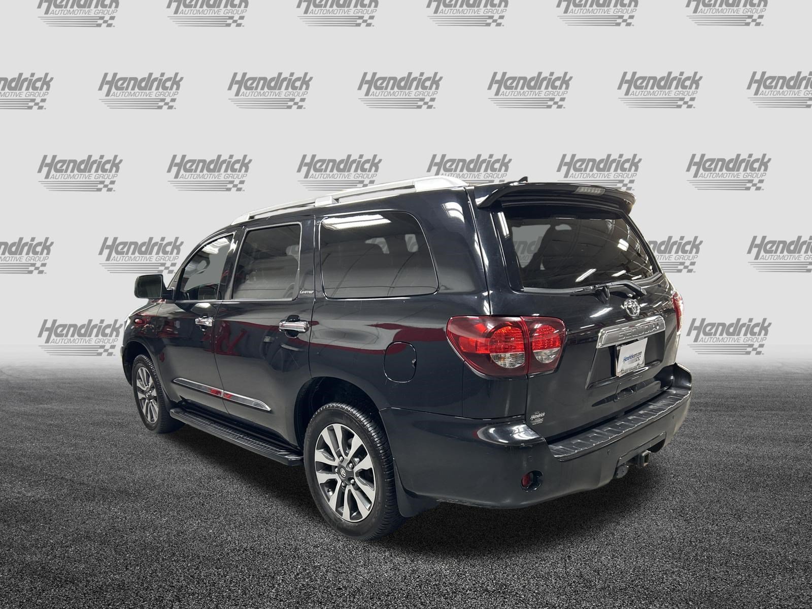 Used 2018 Toyota Sequoia Limited w/ Safety & Convenience Package AWD/4WD image 8