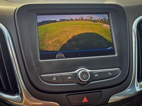 Used 2020 Chevrolet Equinox LT w/ Driver Convenience Package AWD/4WD image 23