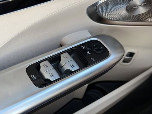 Used 2025 Mercedes-Benz C 300 C 300 image 16