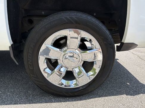 Used 2017 Chevrolet Silverado 1500 LTZ Z71 w/ LTZ Plus Package AWD/4WD image 19