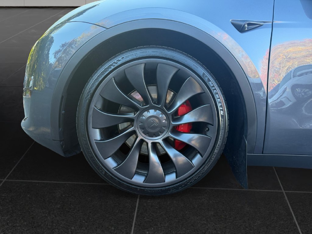 Used 2023 Tesla Model Y Performance AWD/4WD image 9