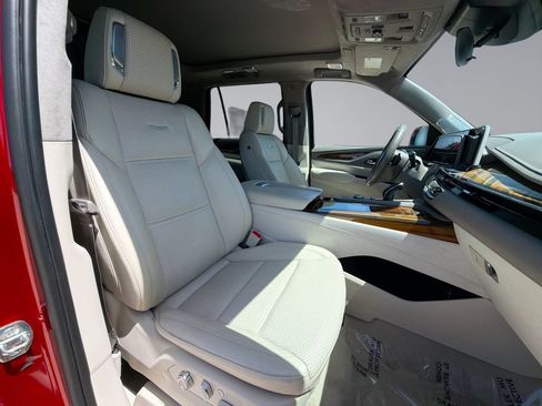 Used 2022 Cadillac Escalade Sport Platinum RWD image 16