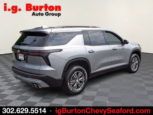 Used 2024 Chevrolet Traverse LT FWD image 6
