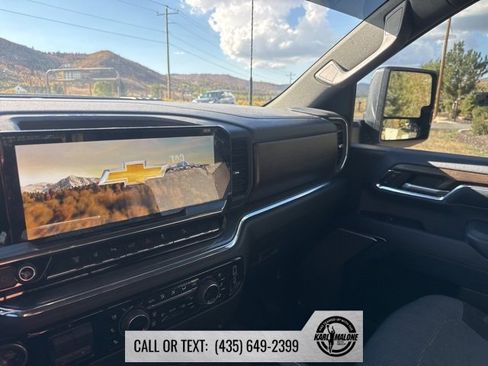 Used 2024 Chevrolet Silverado 3500 High Country w/ High Country Premium Package image 15