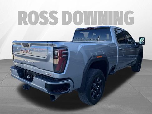 Used 2025 GMC Sierra 2500 AT4 AWD/4WD image 4