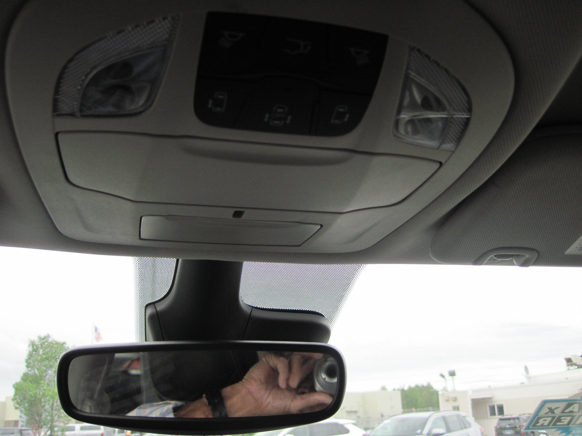 Used 2024 Chrysler Pacifica Touring-L FWD image 17