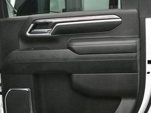 Used 2024 Chevrolet Silverado 2500 LTZ AWD/4WD image 13