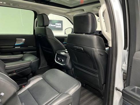 Used 2025 Ford Expedition Platinum AWD/4WD image 49
