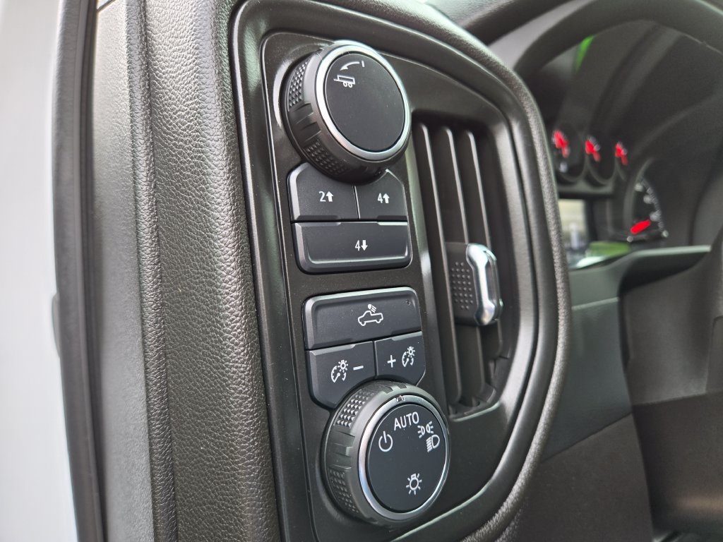 Used 2025 Chevrolet Silverado 3500 W/T AWD/4WD image 16