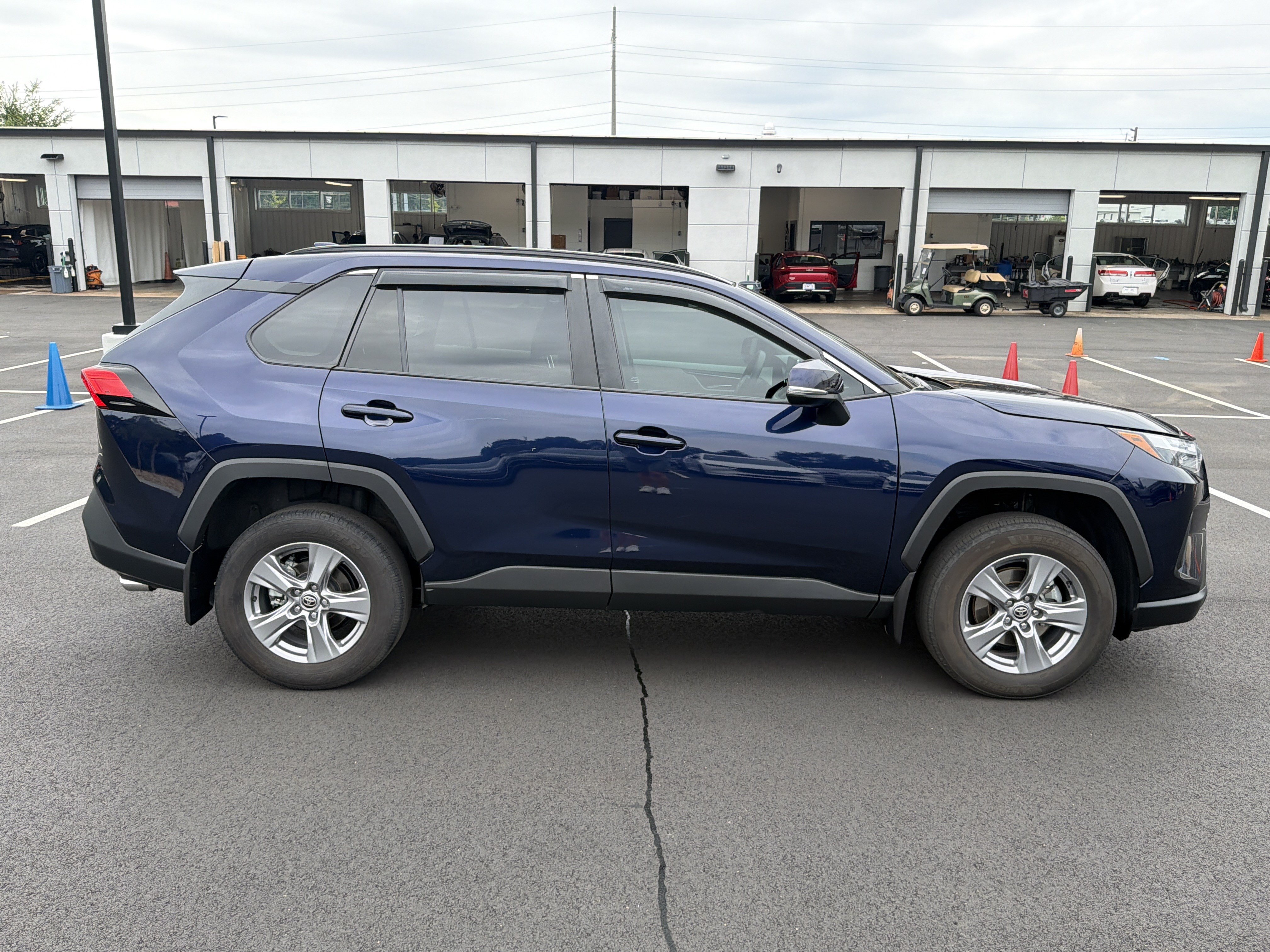 Used 2024 Toyota RAV4 XLE w/ Convenience Package FWD image 8