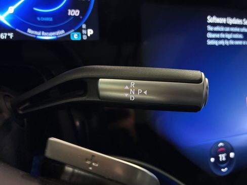 Used 2023 Mercedes-Benz EQS 580 4MATIC SUV image 15