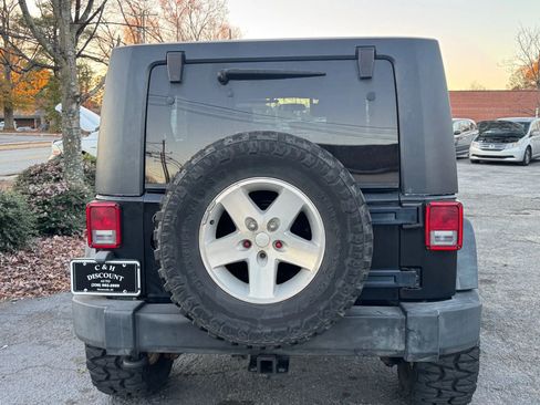 Used 2010 Jeep Wrangler Unlimited Sport w/ Trailer Tow Group image 9