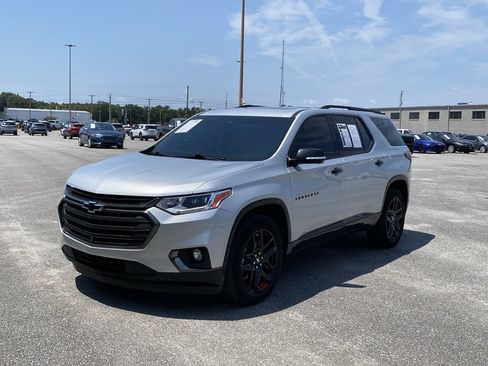 Used 2020 Chevrolet Traverse Premier w/ Redline Edition FWD image 4