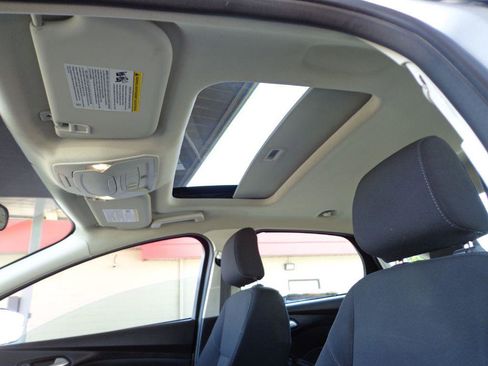 Used 2018 Ford Focus SEL w/ Cold Weather Package FWD image 21